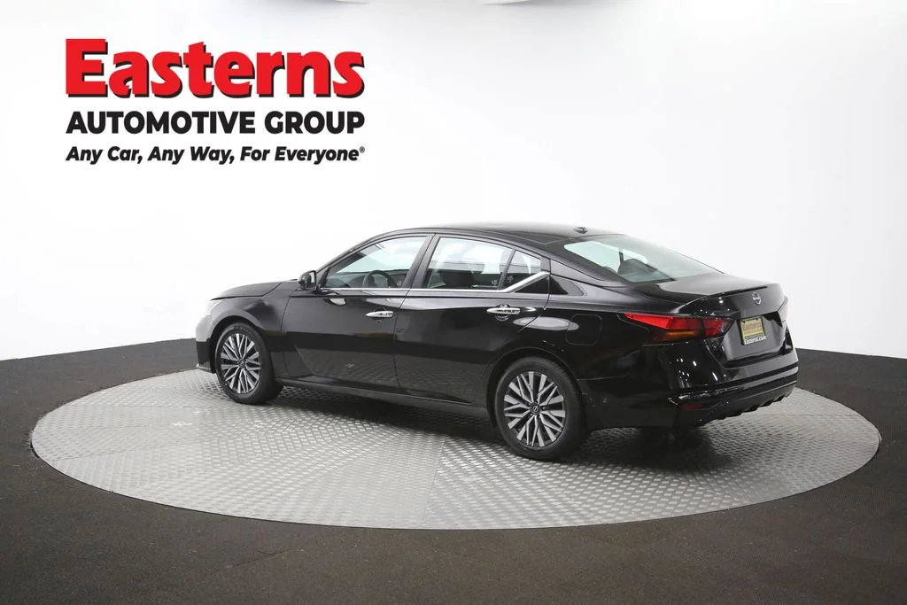 Used 2023 Black Nissan 2.5 SV image 63