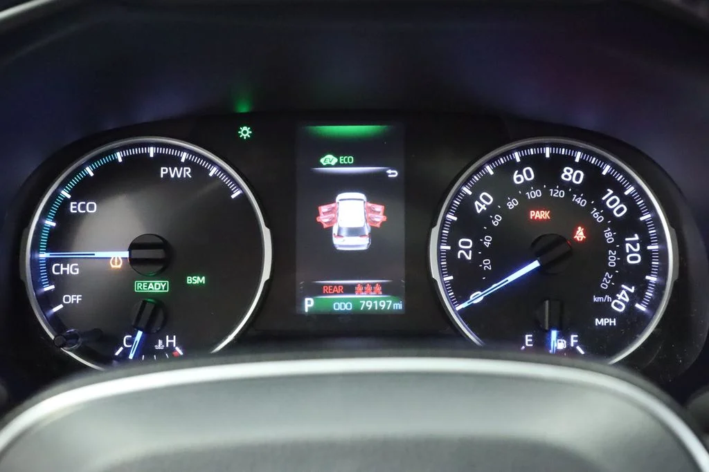 Certified Used 2022 White Toyota XLE image 35