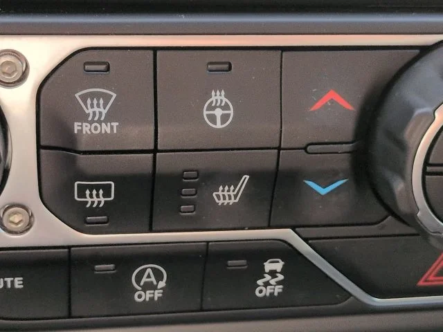 Used 2022 White Jeep Rubicon image 22