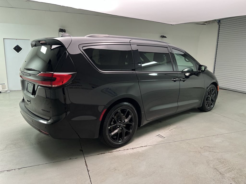 2025 Chrysler Pacifica Limited - Photo 8