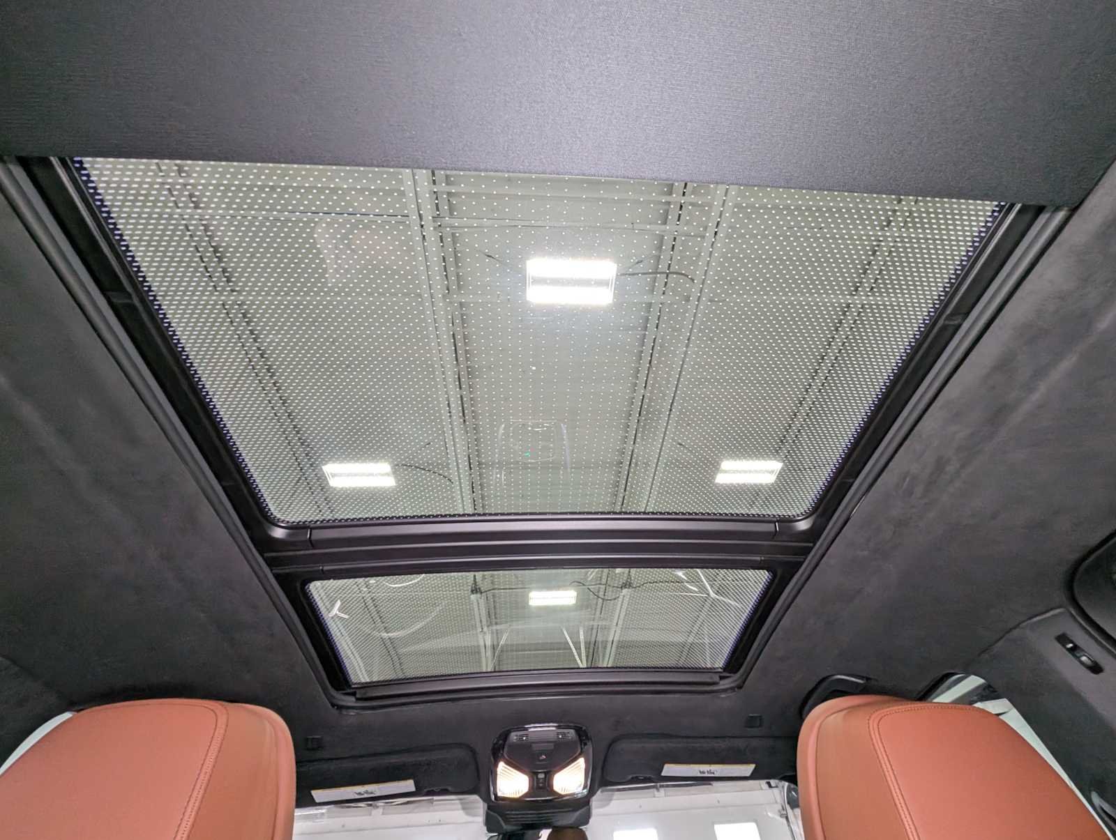 Used 2025 Skyscraper Grey Metallic BMW M60i image 17