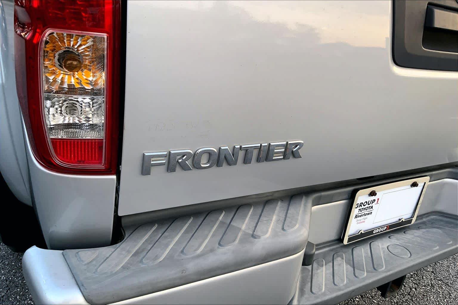 Used 2017 Brilliant Silver Nissan Desert Runner image 9