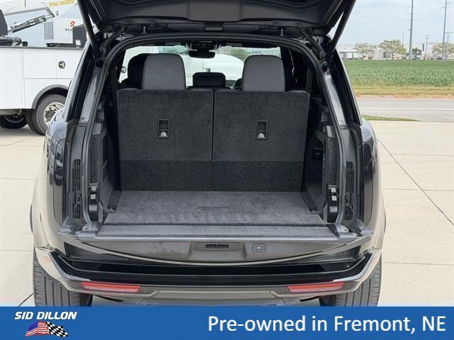 Used 2025 Gray Land Rover SE image 5