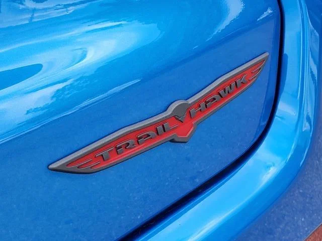 Used 2024 Red Hot Pearlcoat Jeep Trailhawk image 33