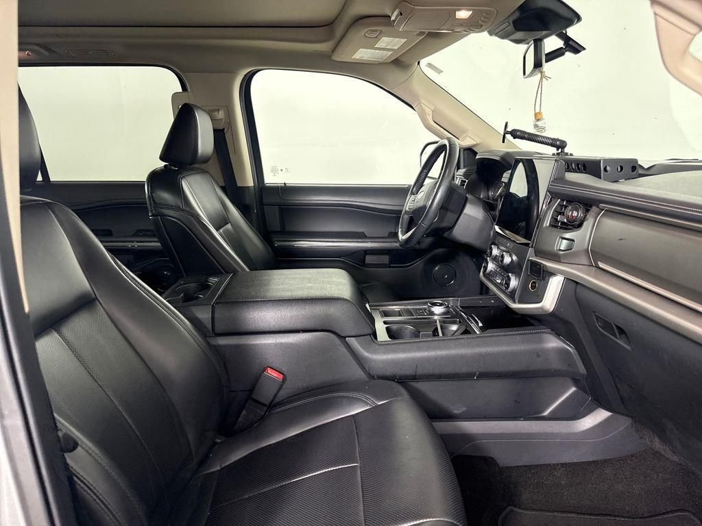Used 2022 Silver Ford XLT image 13