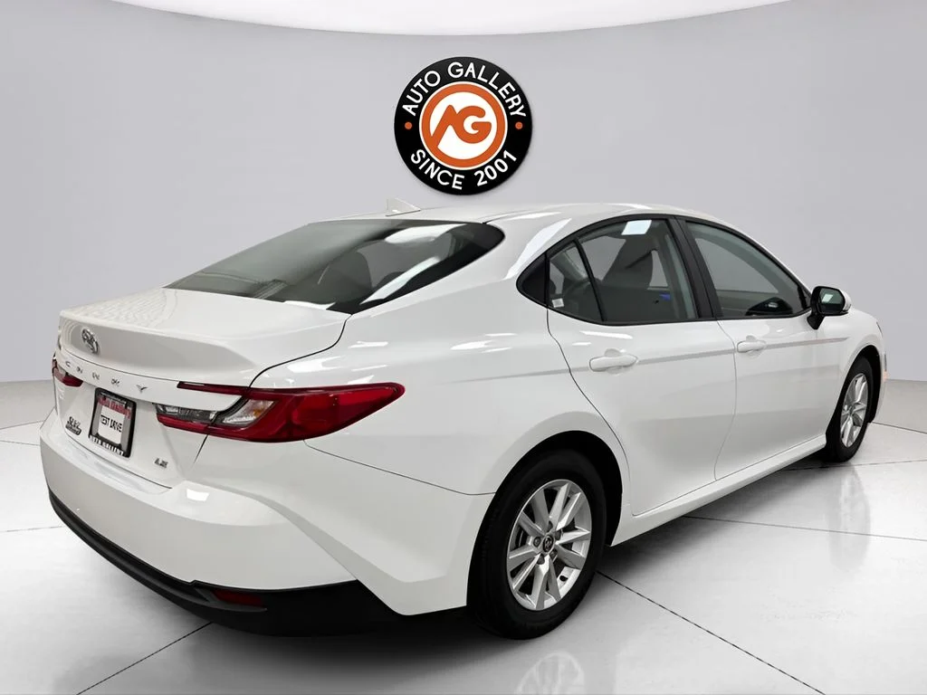 Used 2025 White Toyota LE image 3