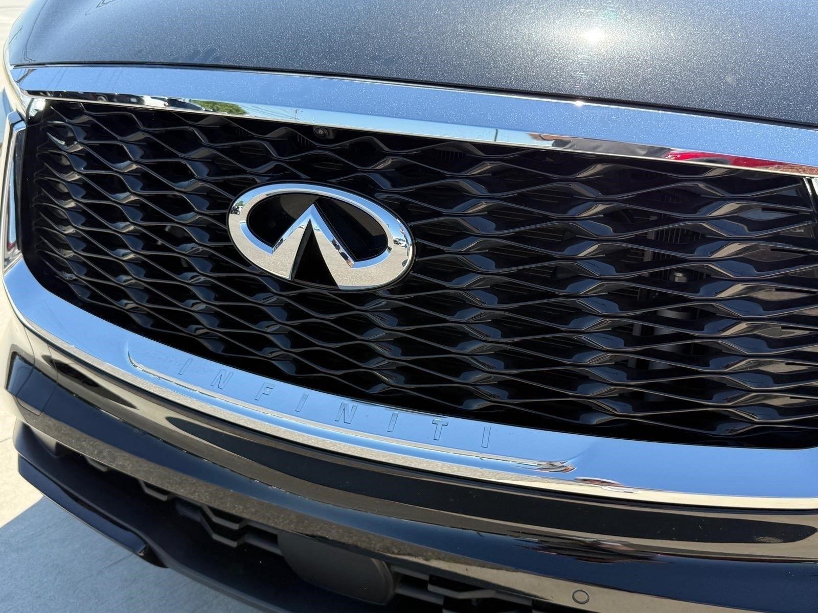 Used 2023 Mineral Black INFINITI LUXE image 13