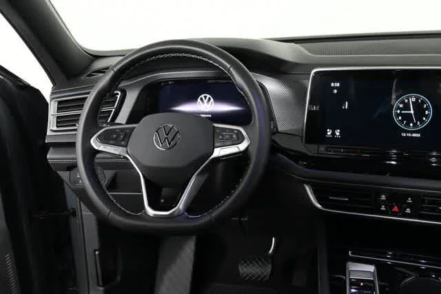 New 2026 Pure Gray Volkswagen 2.0T SEL image 4