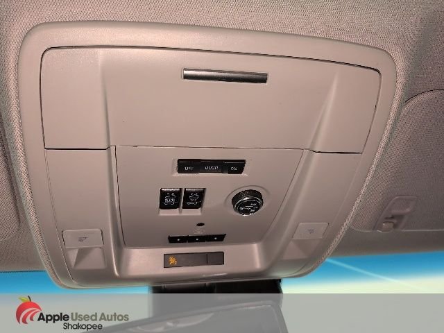 Used 2016 White Chevrolet LTZ image 27