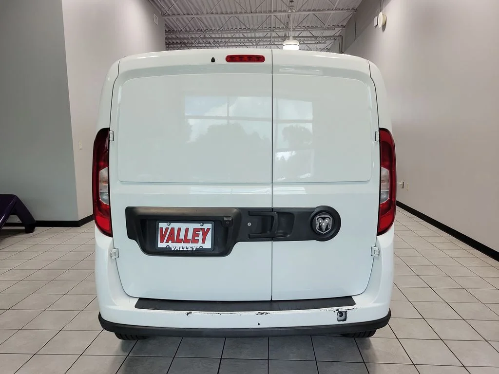 Used 2022 White Ram Base image 8