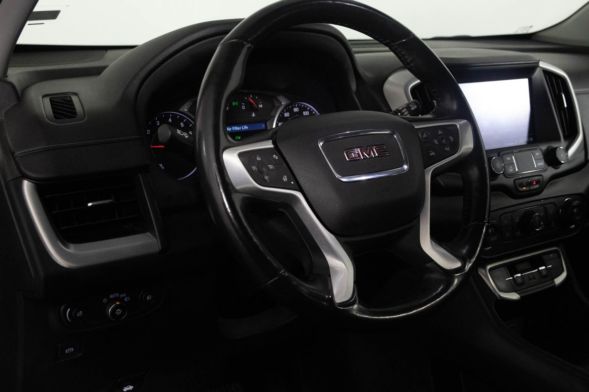 2022 GMC TERRAIN - Image 31