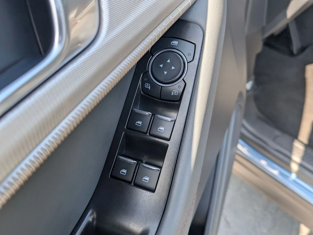 2025 Ford Explorer Active - Photo 25