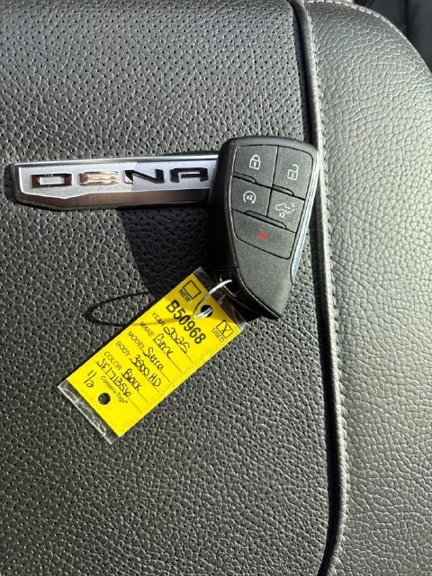 Used 2025 Onyx Black GMC Denali image 34