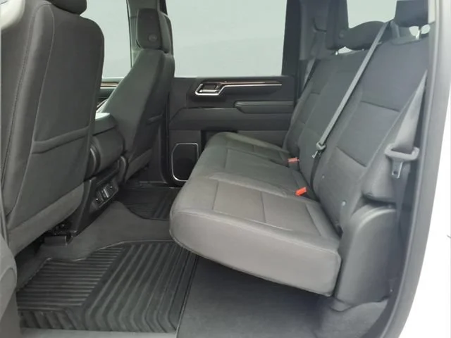 Used 2025 Summit White Chevrolet LT image 20
