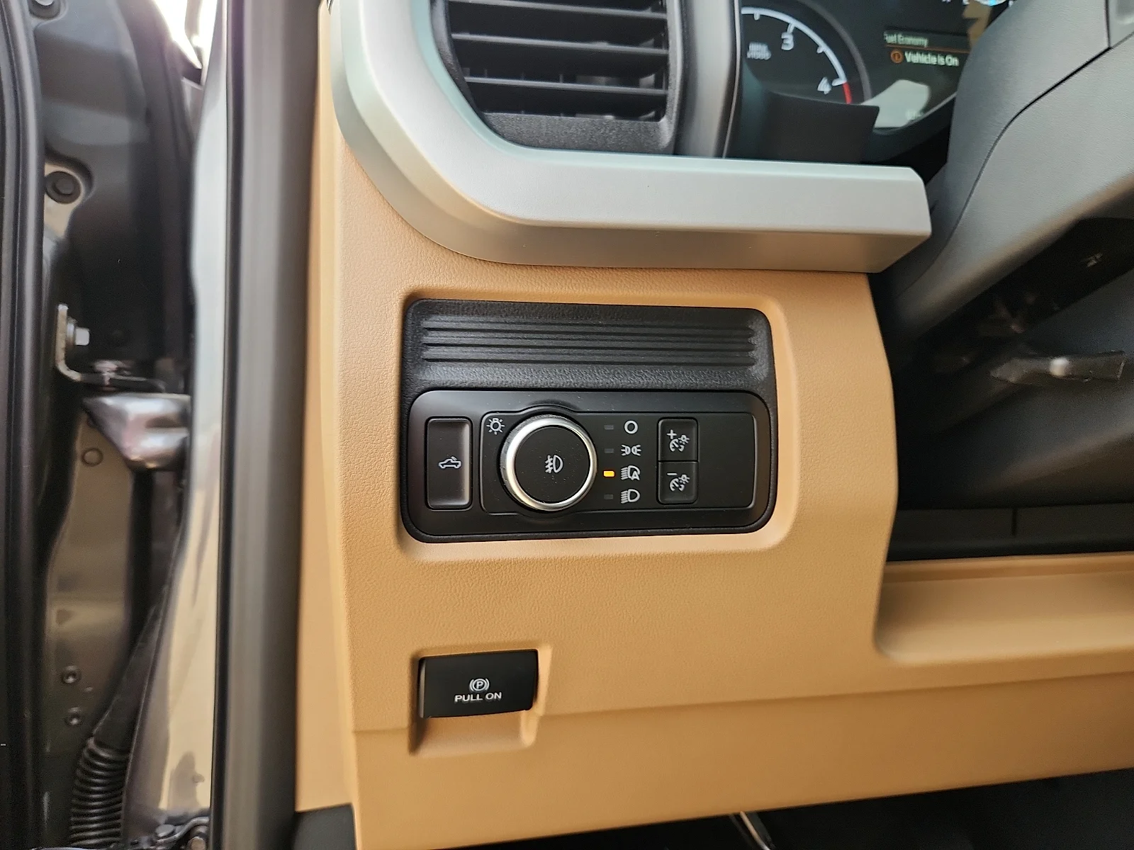 New 2027 Carbonized Gray Metallic Ford XLT image 17