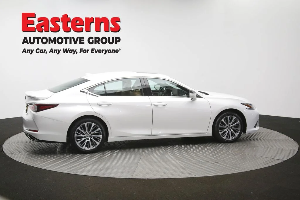 Used 2021 White Lexus 350 image 46