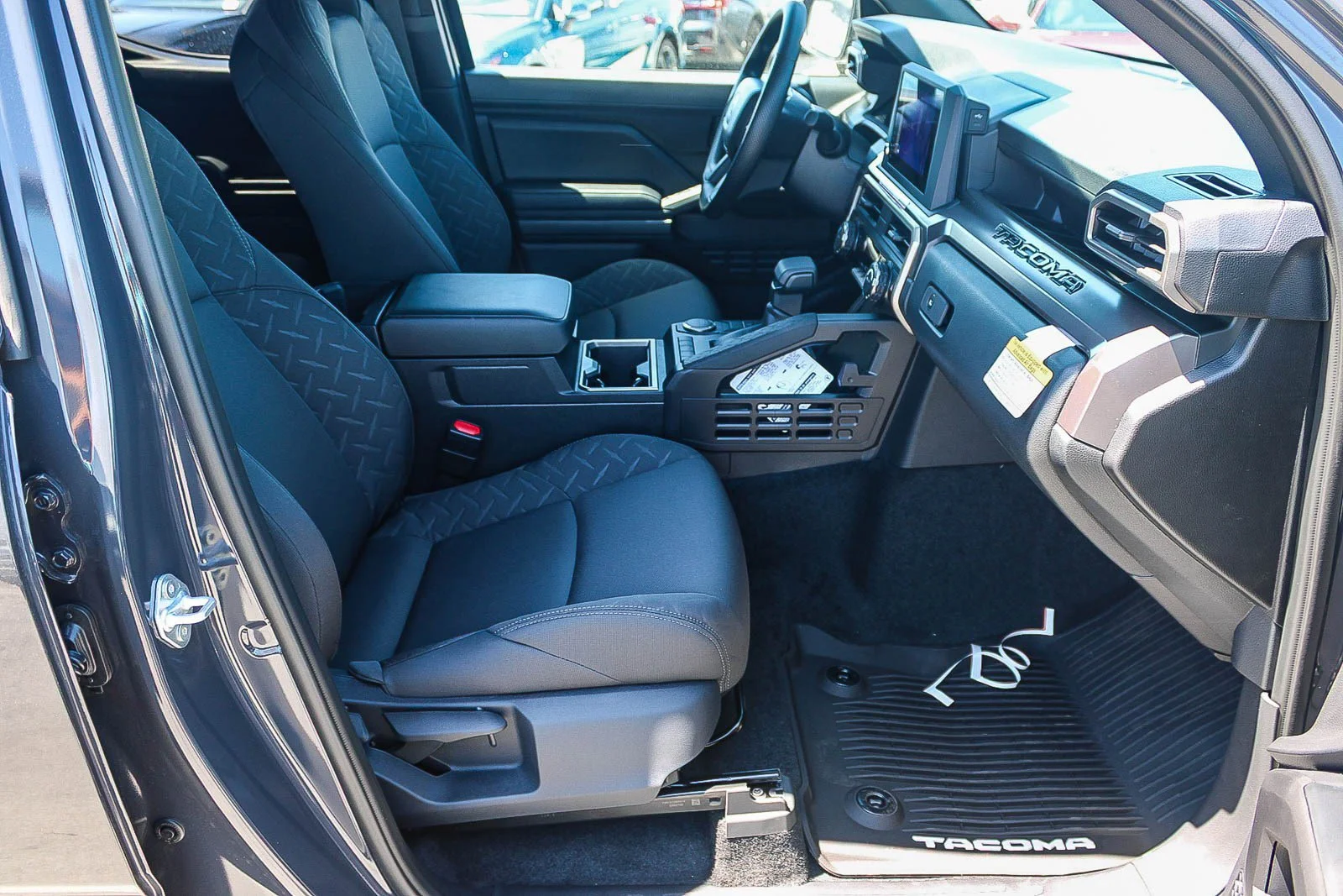 2026 Toyota Tacoma SR5 - Photo 18