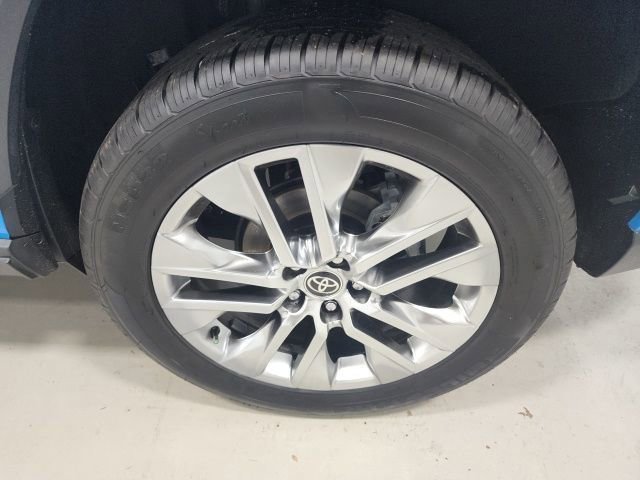 2021 Toyota RAV4 XLE Premium - Photo 38