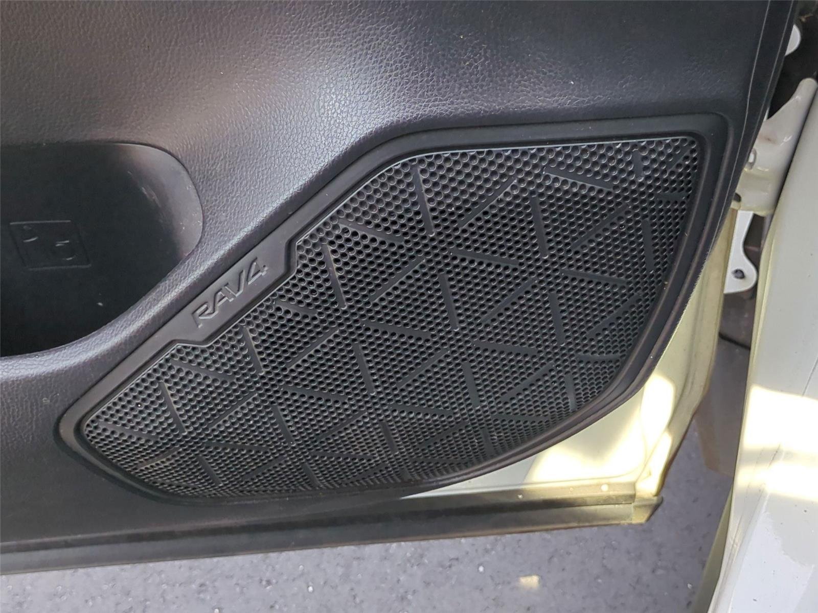Used 2020 Super White Toyota XLE image 31