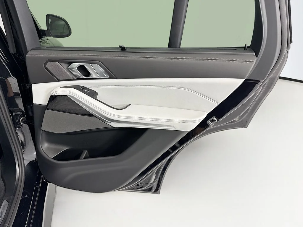 New 2026 Black BMW xDrive40i image 26