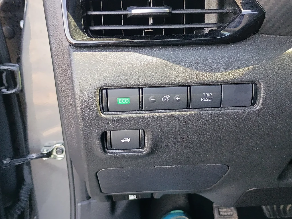 Used 2025 Gun Metallic Nissan SV image 18