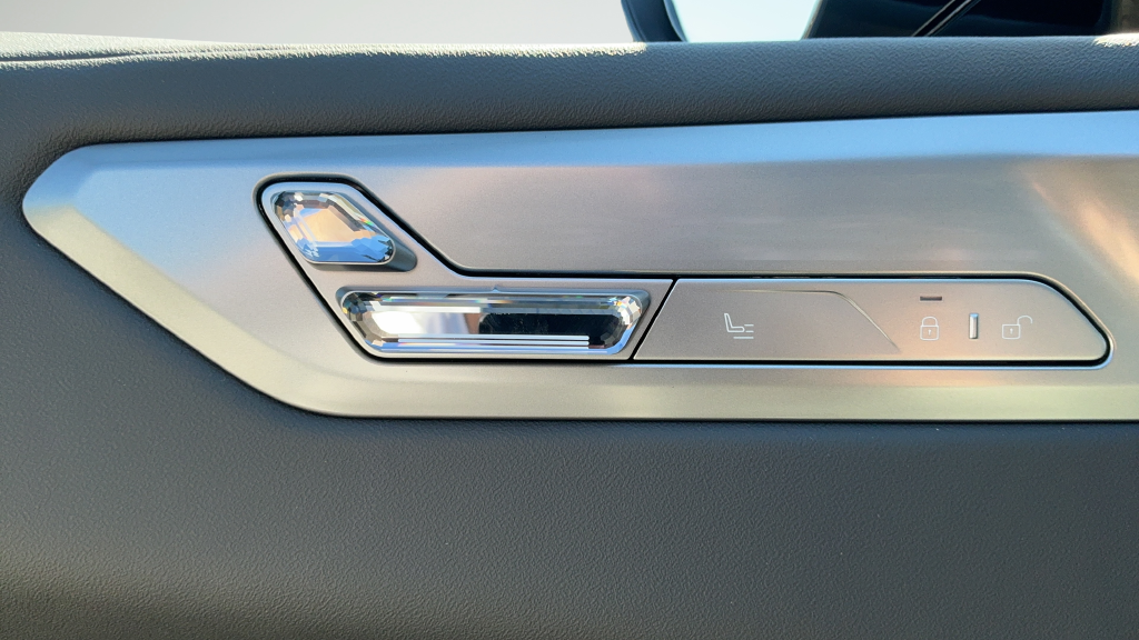 New 2027 Silver BMW  image 14