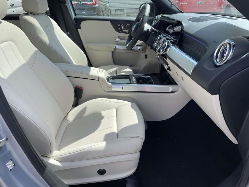 New 2026 Cirrus Silver Metallic Mercedes-Benz GLB 250 image 19