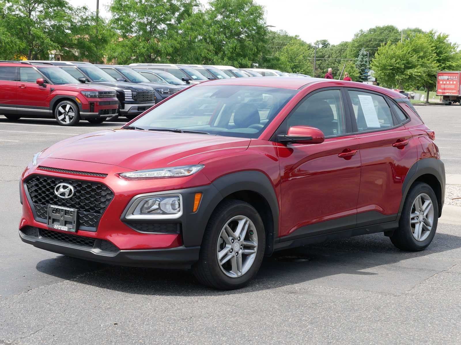 Certified Used 2019 Pulse Red Hyundai SE image 2