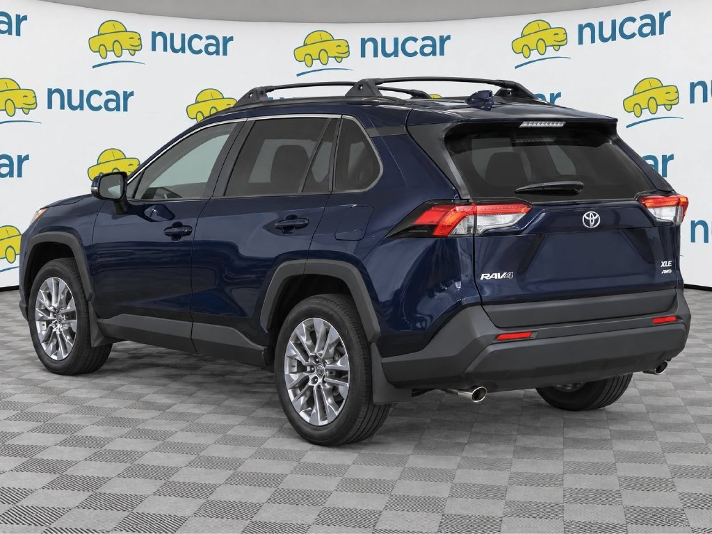 Certified Used 2025  Toyota XLE Premium image 4