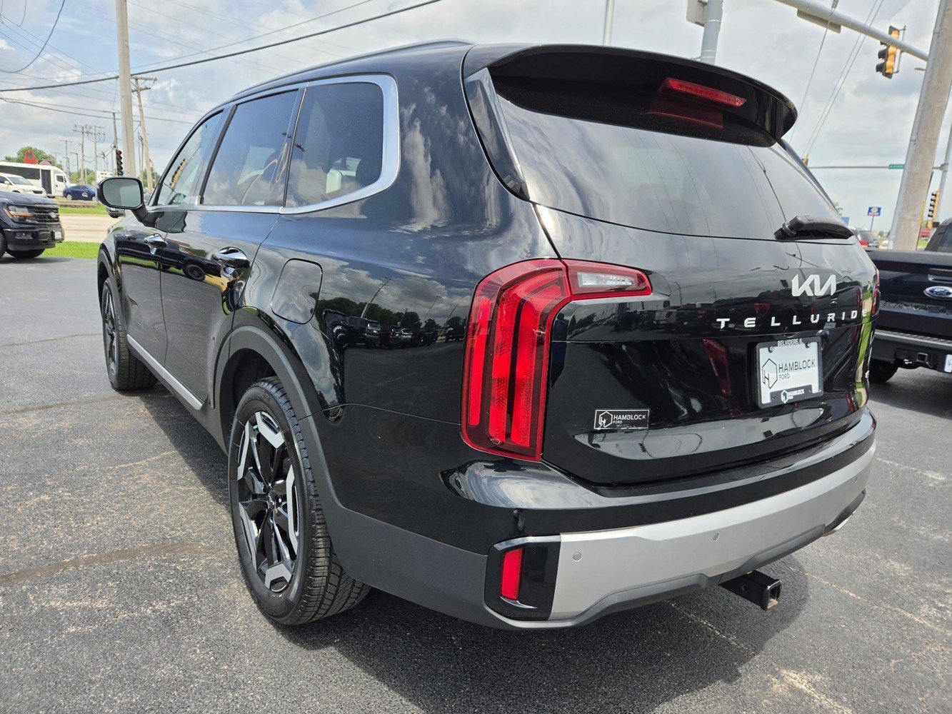Used 2023 Ebony Black Kia S image 7