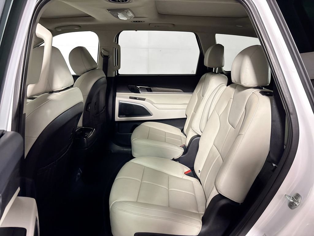 Used 2022 White Kia SX image 21