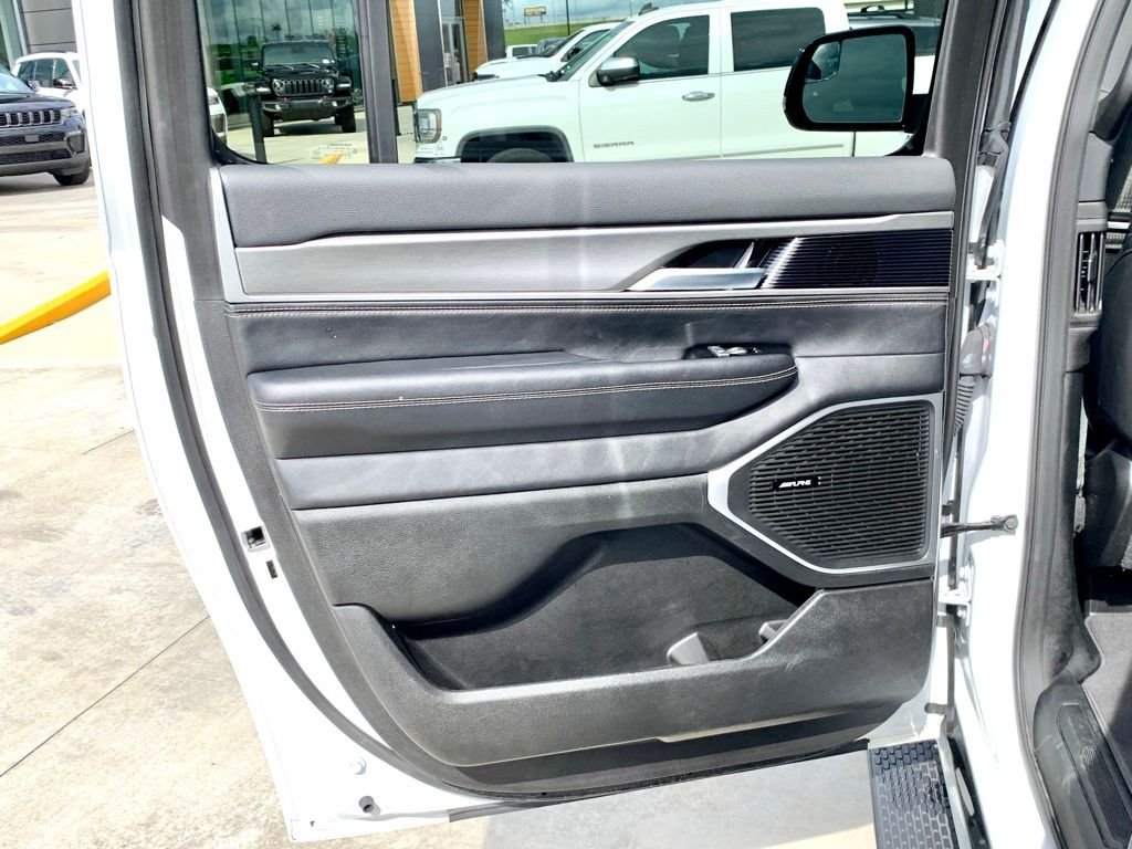 Used 2025 White Jeep Series II image 16