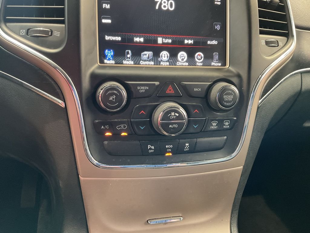 Used 2015 White Jeep Limited image 26