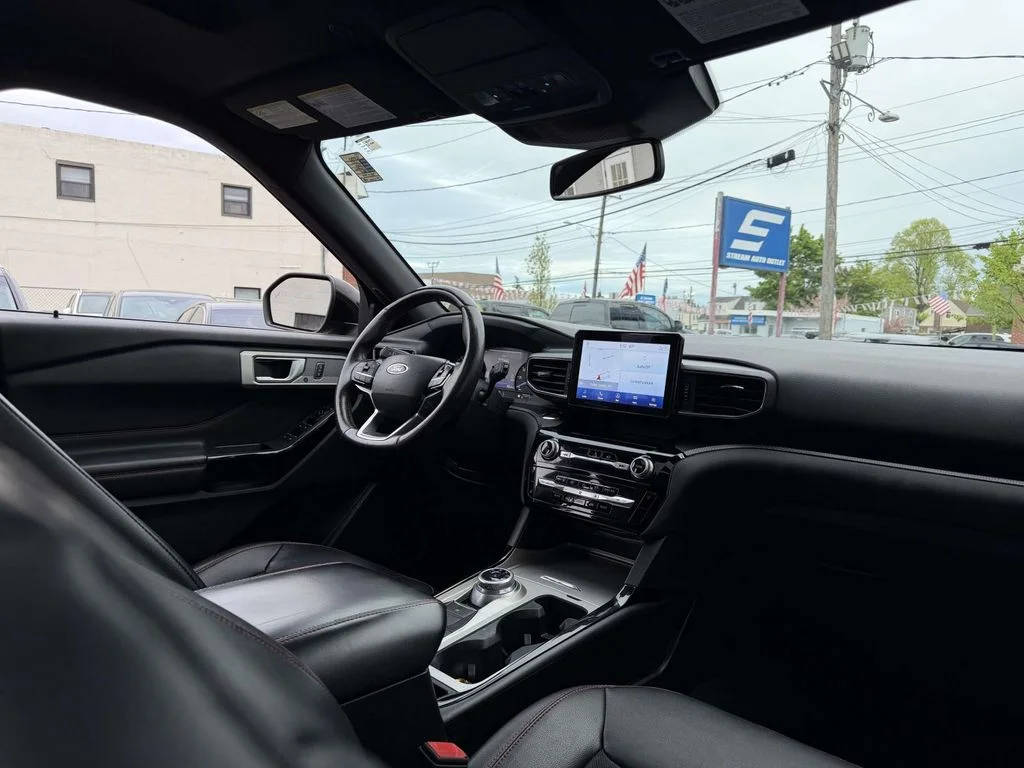 Used 2022 Black Ford ST-Line image 18
