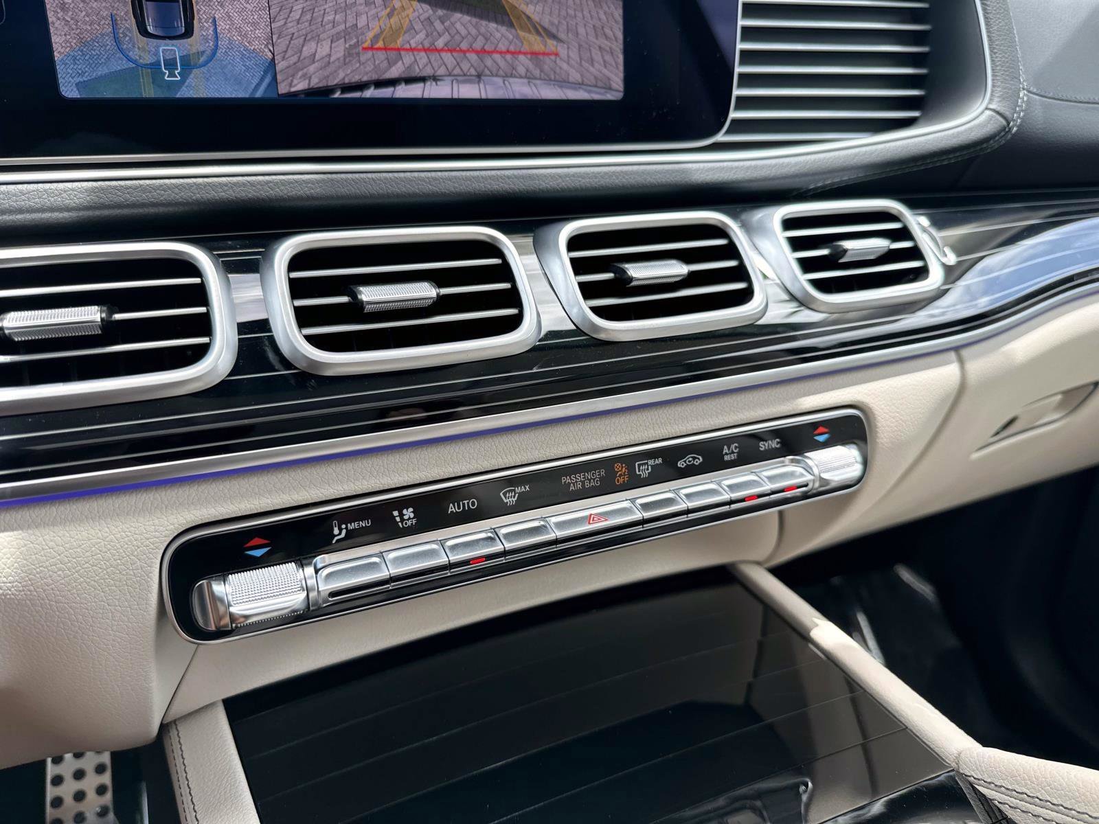 New 2026 Obsidian Black Metallic Mercedes-Benz 450 4MATIC® SUV image 29