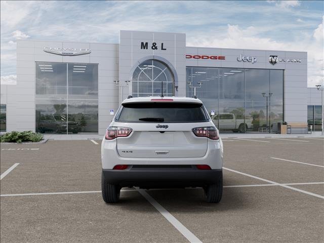 New 2026 Bright White Clear-Coat Exterior Paint Jeep Latitude image 7