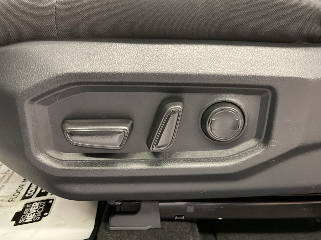 2026 Toyota Tundra SR5 - Photo 13