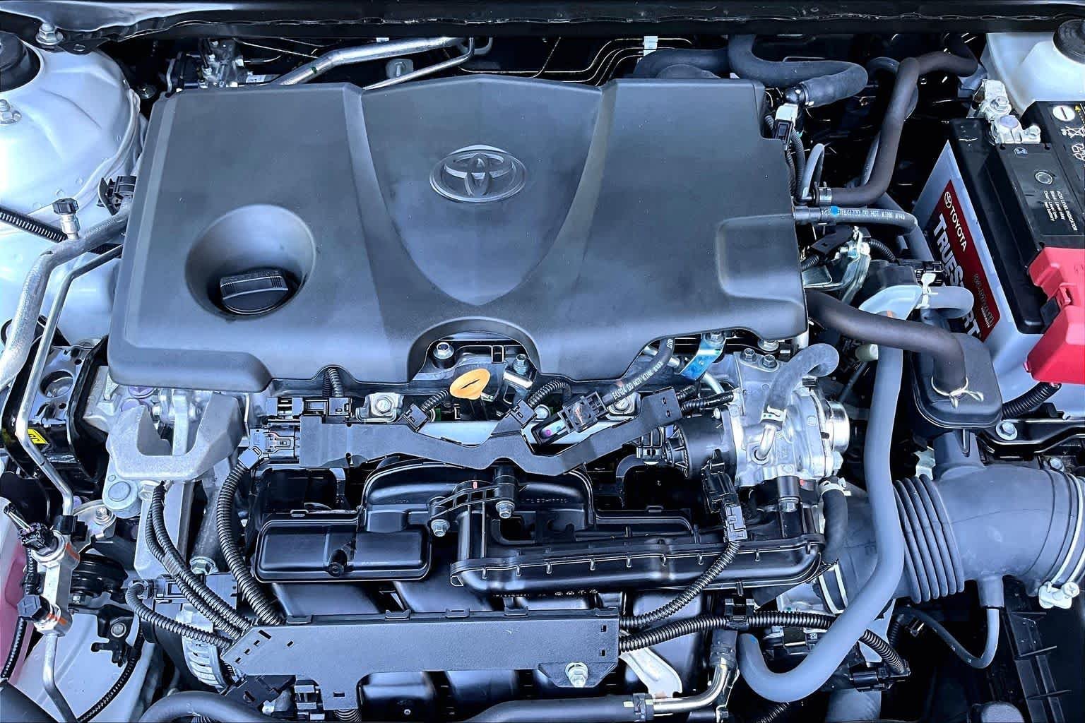 Used 2022 White Toyota SE image 33