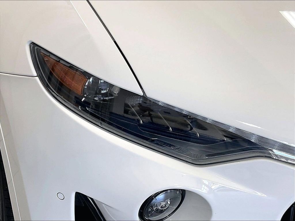 Used 2022 White Maserati Modena image 33