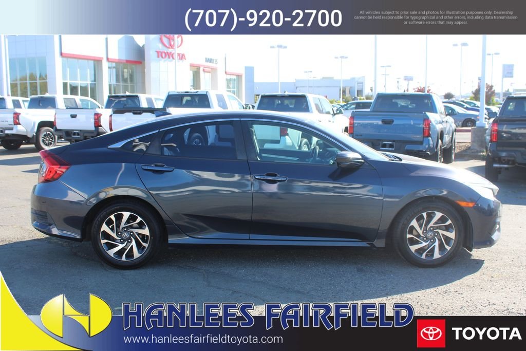 Used 2017  Honda EX image 6