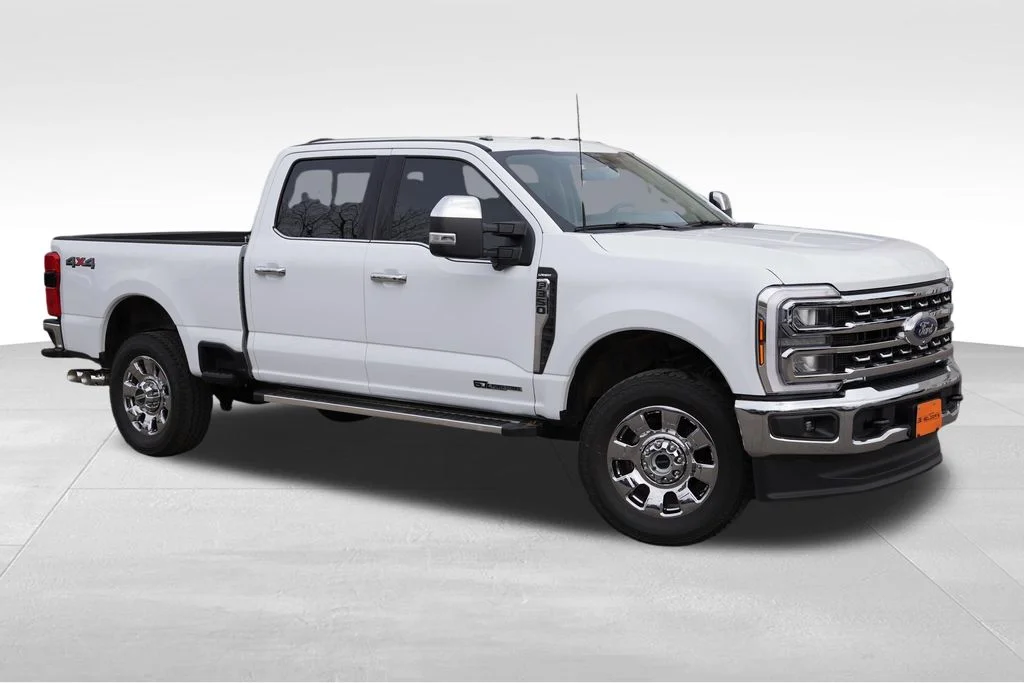 Used 2026 Oxford White Ford Lariat image 2