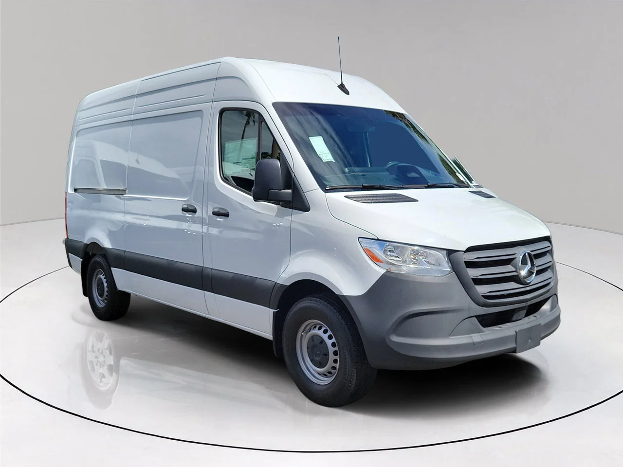 New 2025 Arctic+White Mercedes-Benz Cargo 144 WB image 3