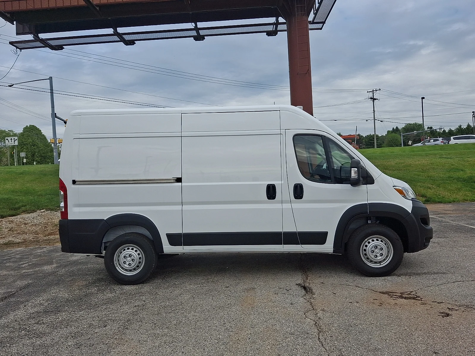 New 2026 Bright White Clear-Coat Exterior Paint RAM High Roof image 8