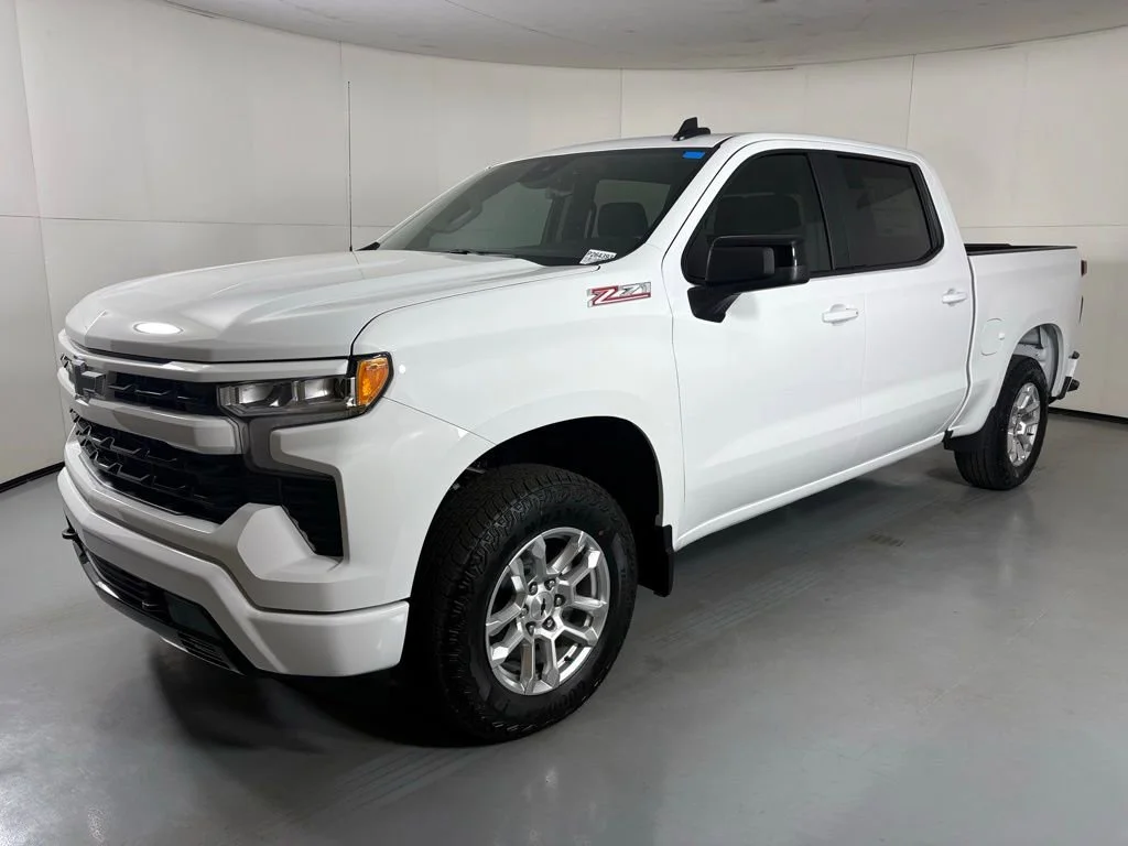New 2026 Summit White Chevrolet RST image 5