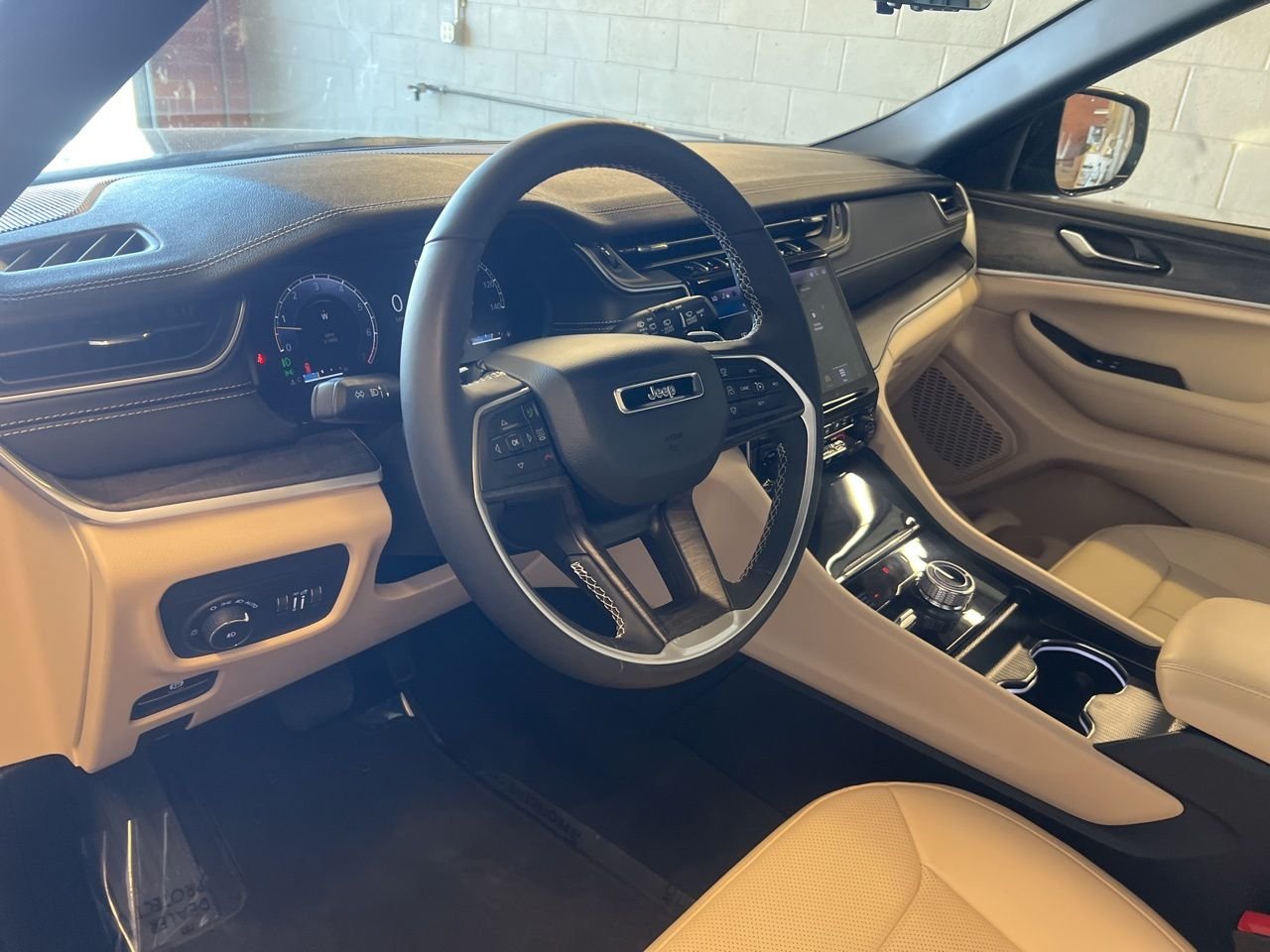 Used 2025 Black Jeep Limited image 18
