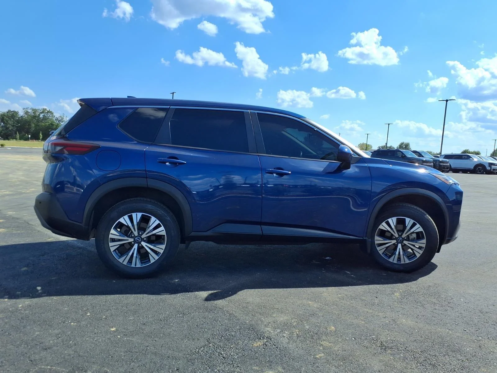 Used 2023 Caspian Blue Metallic Nissan SV image 33