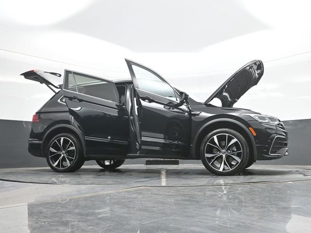 Used 2022 Black Volkswagen 2.0T SEL R-Line image 31