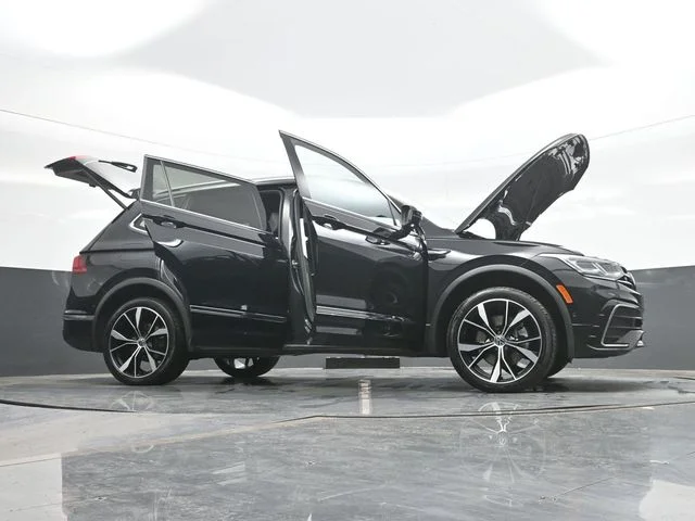 Used 2022 Black Volkswagen 2.0T SEL R-Line image 31