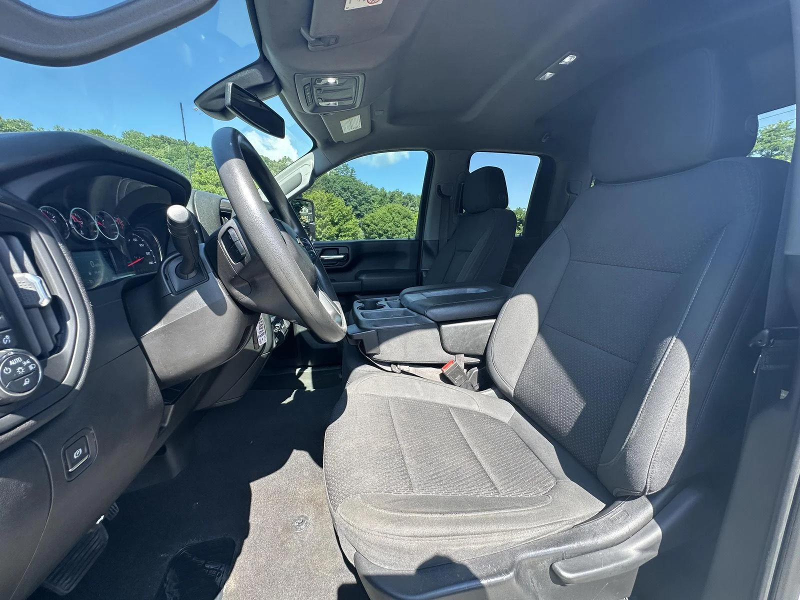 Used 2022 Summit White Chevrolet Custom image 9