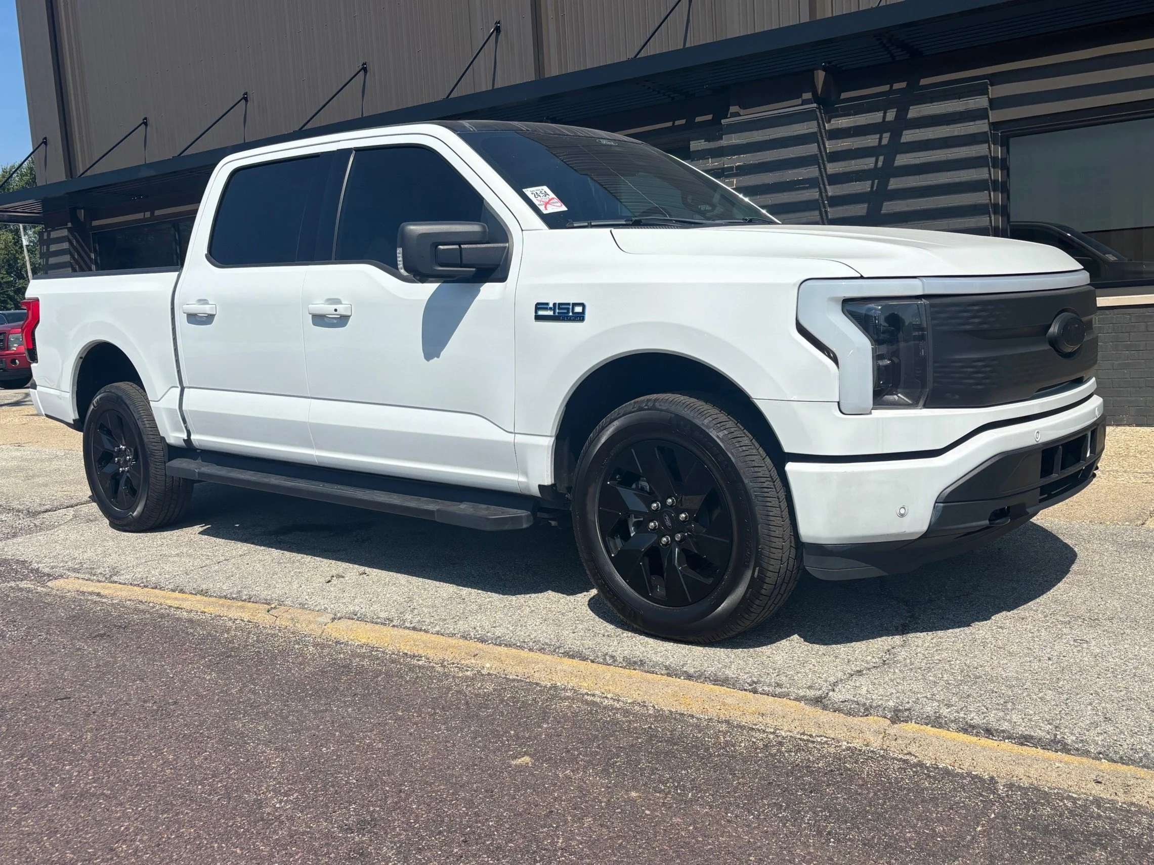 Used 2024 Oxford White Ford Flash image 3
